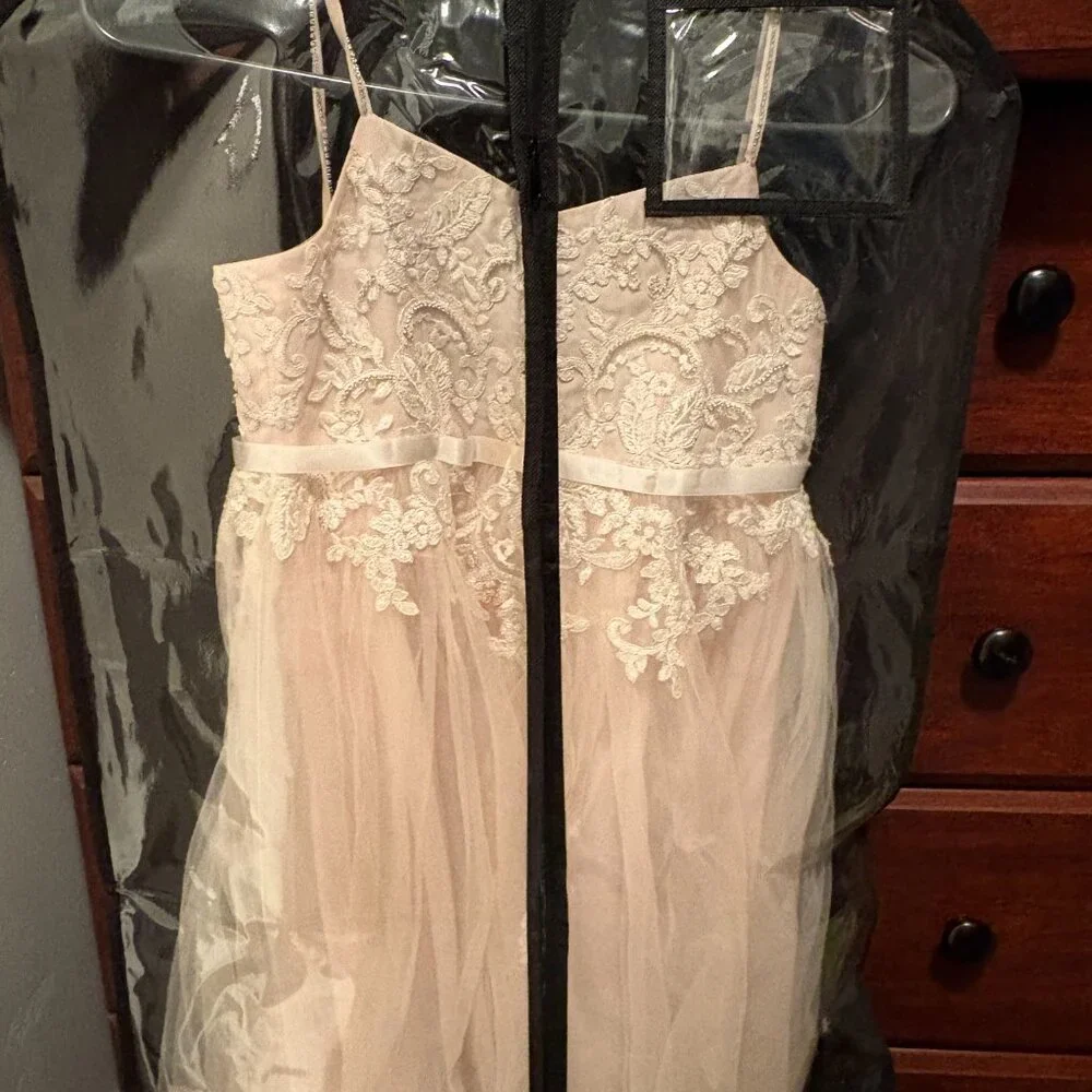 David's Bridal Girls' Ivory Lace & Tulle Formal Dress - Picture 5 of 5